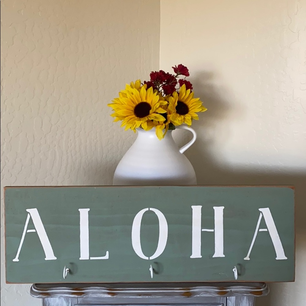 Cute ALOHA sign